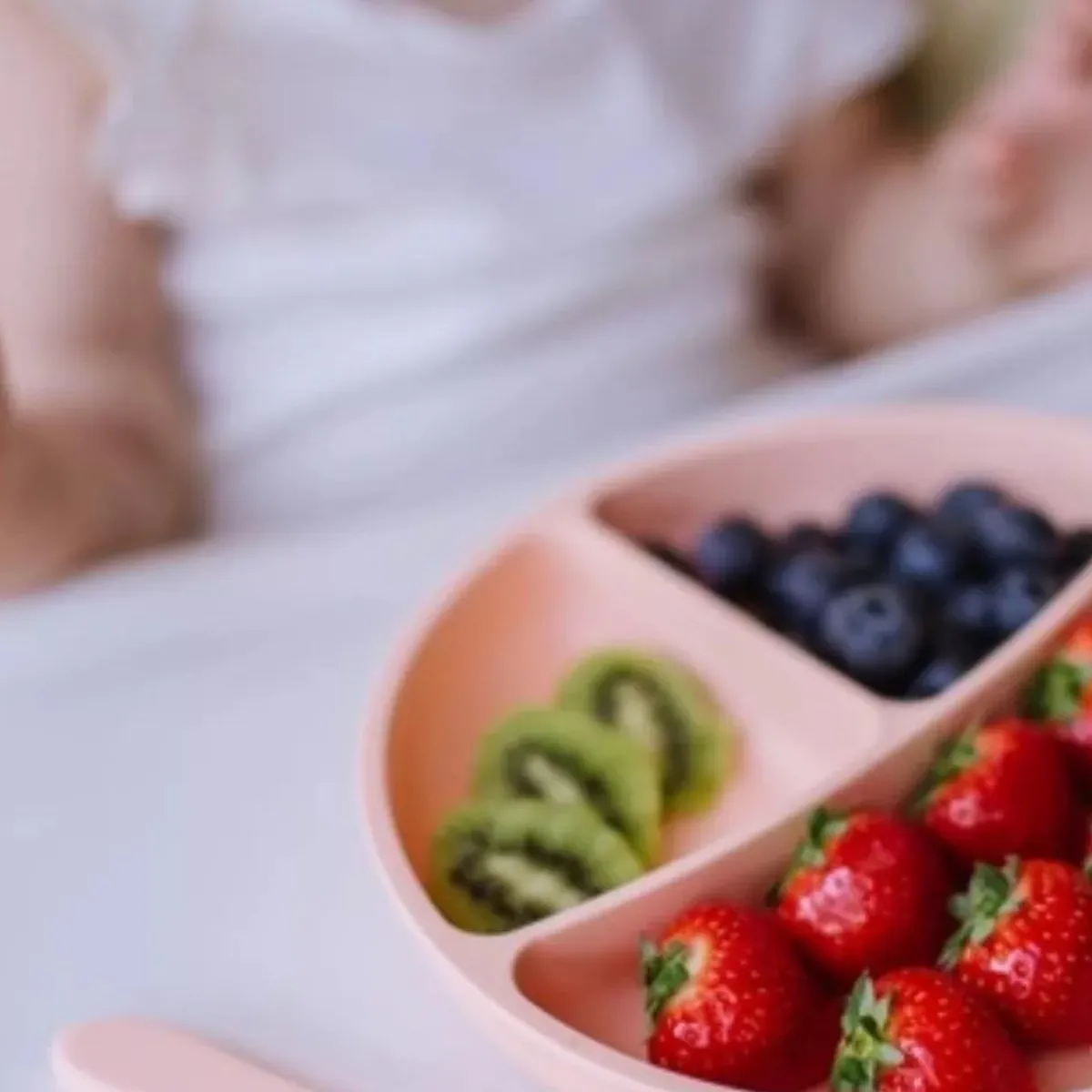 Prato De Silicone Bebê Com 3 Divisórias E Ventosas Rosa Rosa Lisa